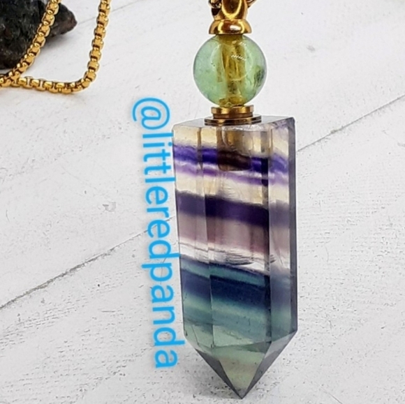 Fluorite carved bottle necklace - Picture 1 of 6